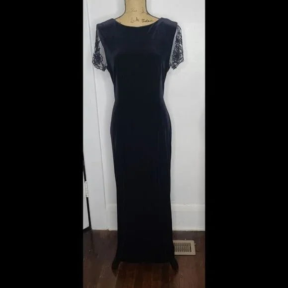 Vintage 80s Wednesday Vampy Black Velour Lace Dress - Picture 4 of 13